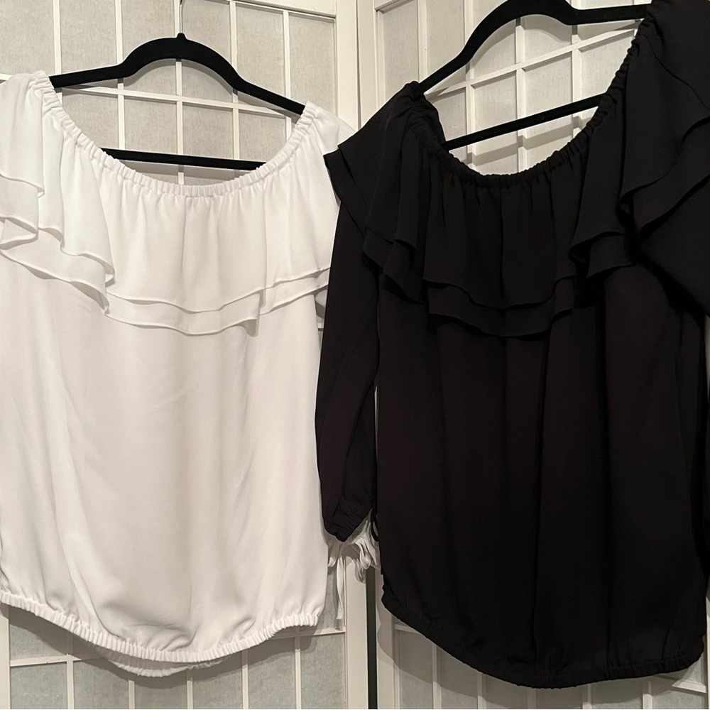 MICHAEL KORS Off Shoulder Ruffle Top Set of Two Tops White Black
